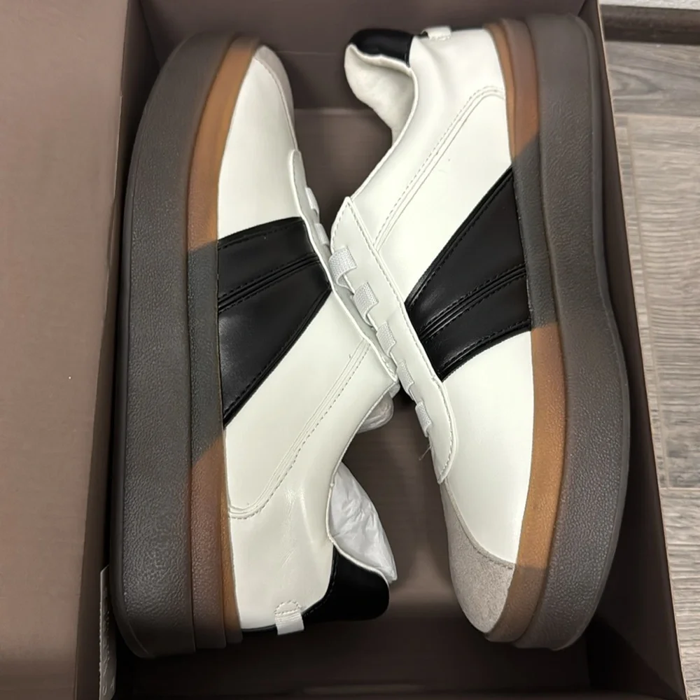 Franco Sarto Vinto Sneaker
